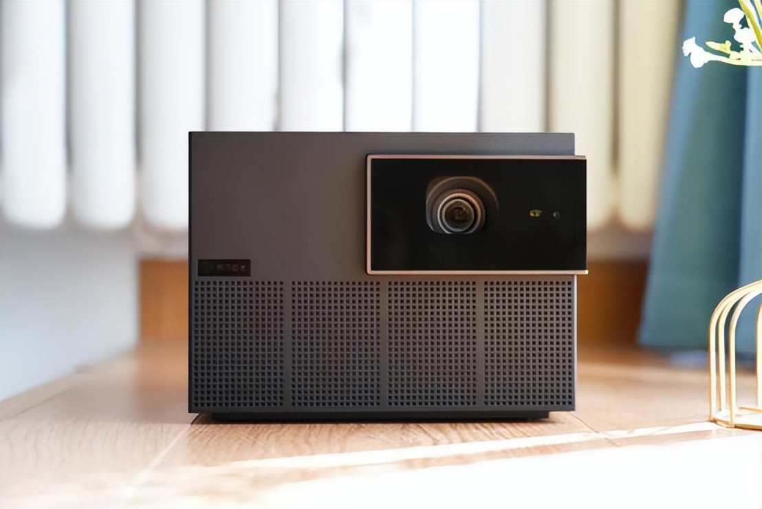 目前口碑最好的投影仪品牌,国产投影仪哪个牌子最好最实惠