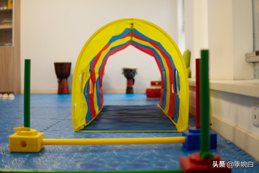 音乐治疗是一个系统的干预过程,音乐治疗中患者与音乐的关系