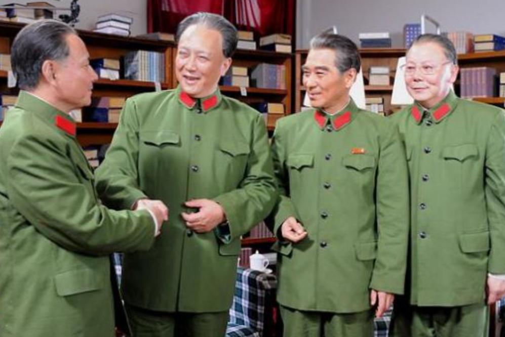 中国的战略方针为何是积极防御？听完毛主席解释，才知真高明