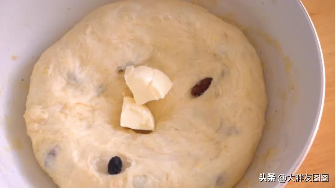 高筋面粉做面包不用厨师机,没有厨师机怎么做全麦面包