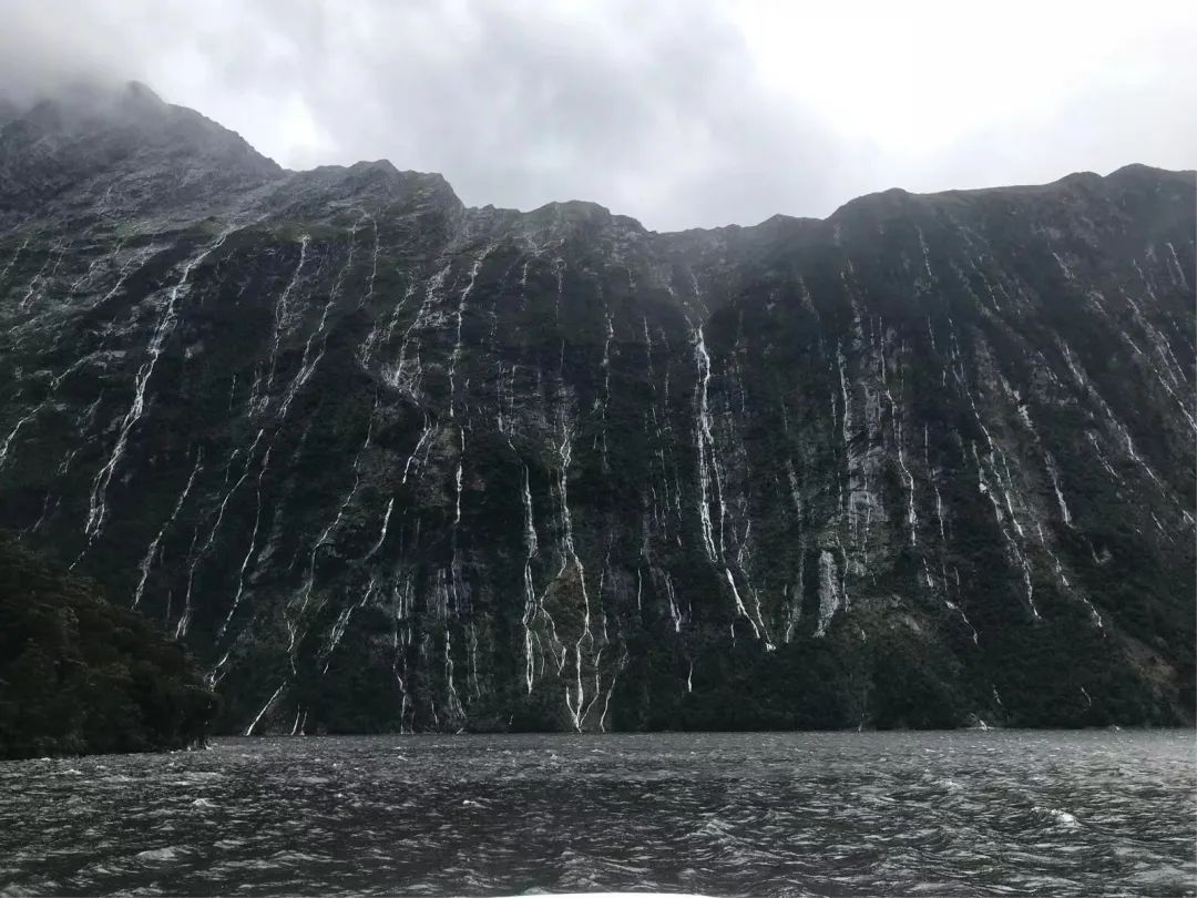 写给不被疫情束缚的心:用文字“云”游新西兰全境