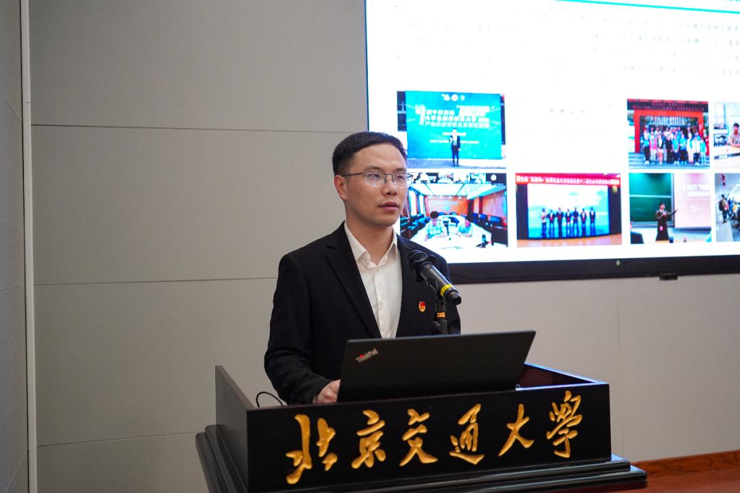 闪闪发光的勋章,闪闪发光的荣誉证书