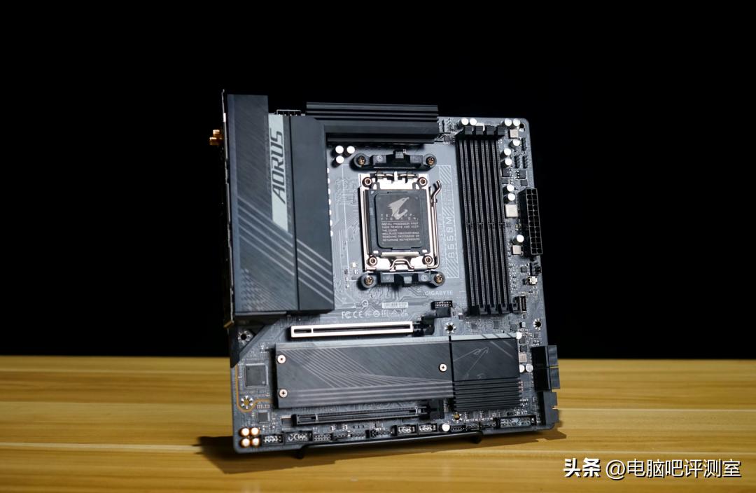 【整个花活】4T移动系统盘！+AMD全家桶装机