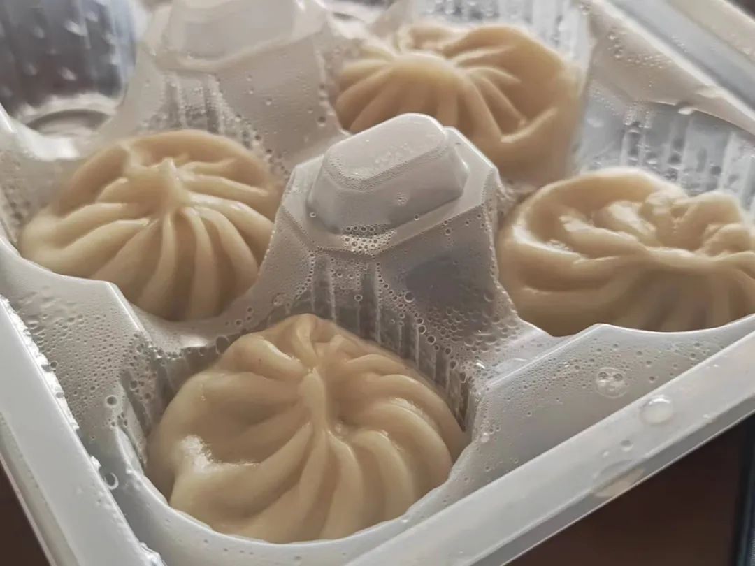 你以为只有路边摊才卖早点？卖咖啡的星巴克也已经学会啦