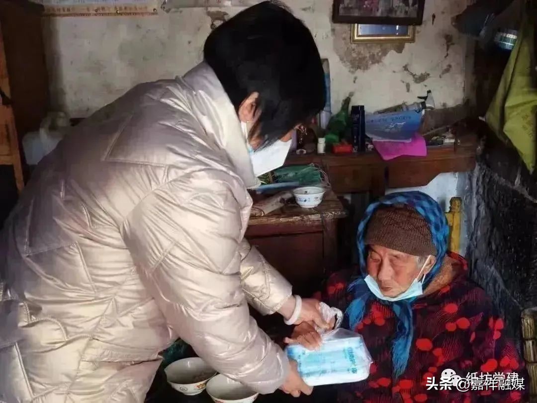 送医送药下乡服务百姓健康,送医送药暖心服务