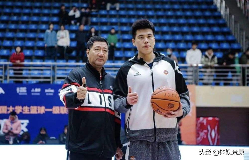 cba一个赛季效力两支球队的球员,cba现役年龄最大的十个球员