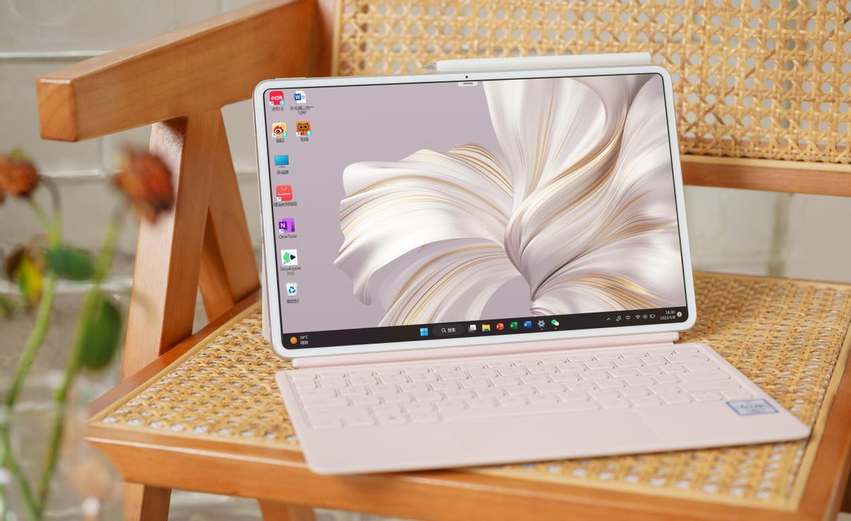 华为huaweimatebooke值得入手吗,华为matebooke和matebook13s对比