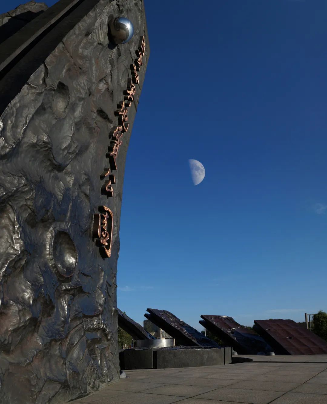 如果你要写自贡，就不要只写自贡