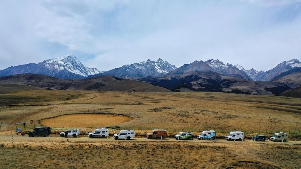 解锁藏区的绝美景观,自驾游福特B型房车西藏