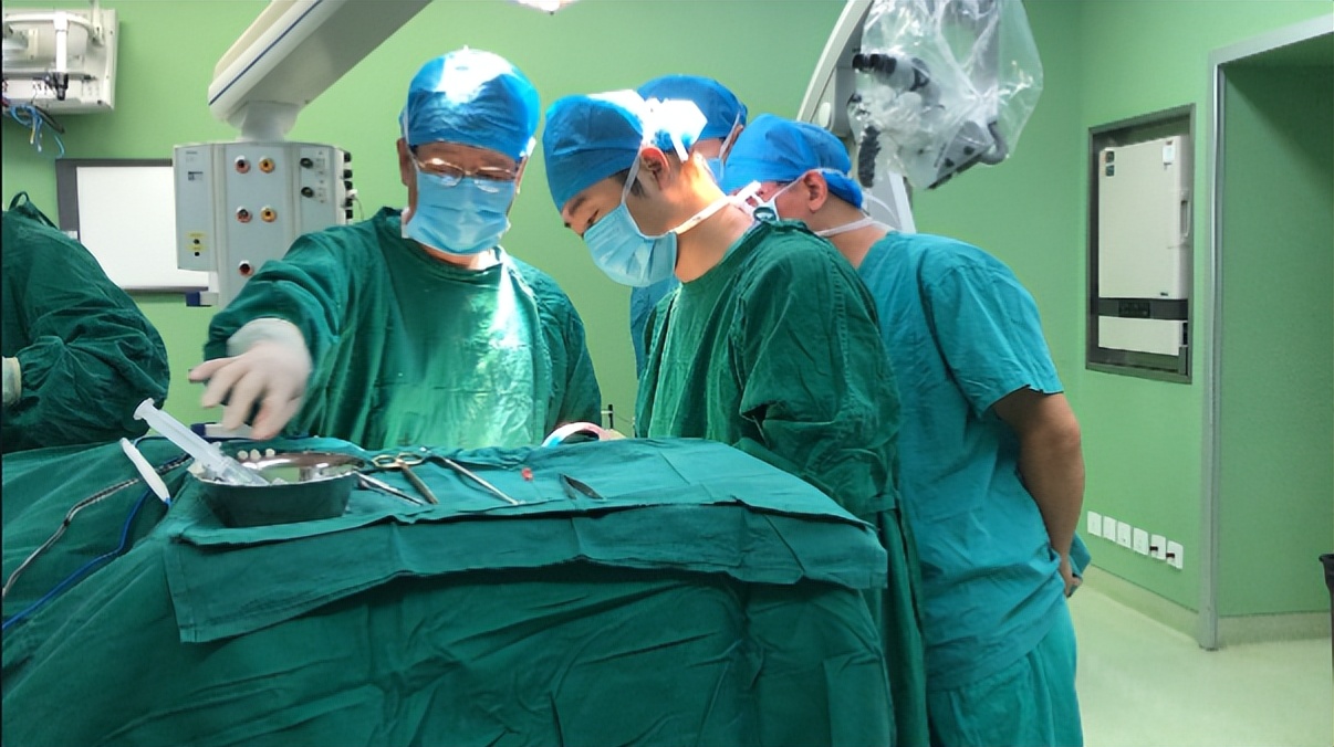 面肌痉挛是怎么回事啊,面肌痉挛眼睛睁不开