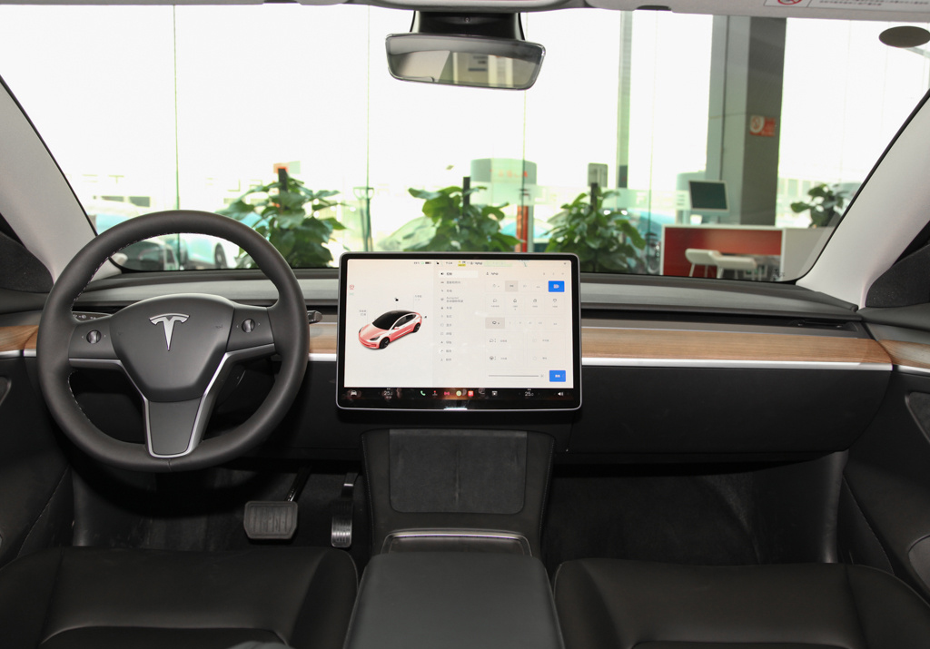 智己ls7和特斯拉modely怎么选,20万买智能suv