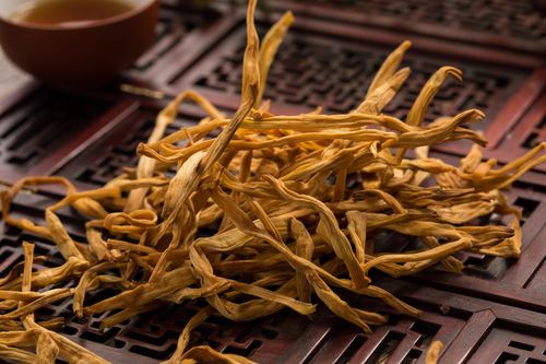 焯菜的开水倒进下水道有什么坏处,开水焯菜后必须过凉水吗