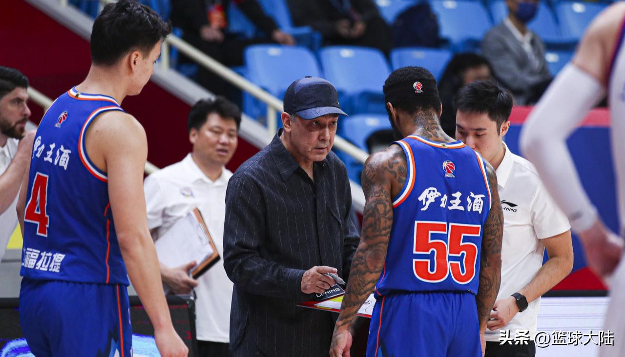 正式抵达国内！超级外援第一次来CBA打球，*疆新**男篮盼来救星？