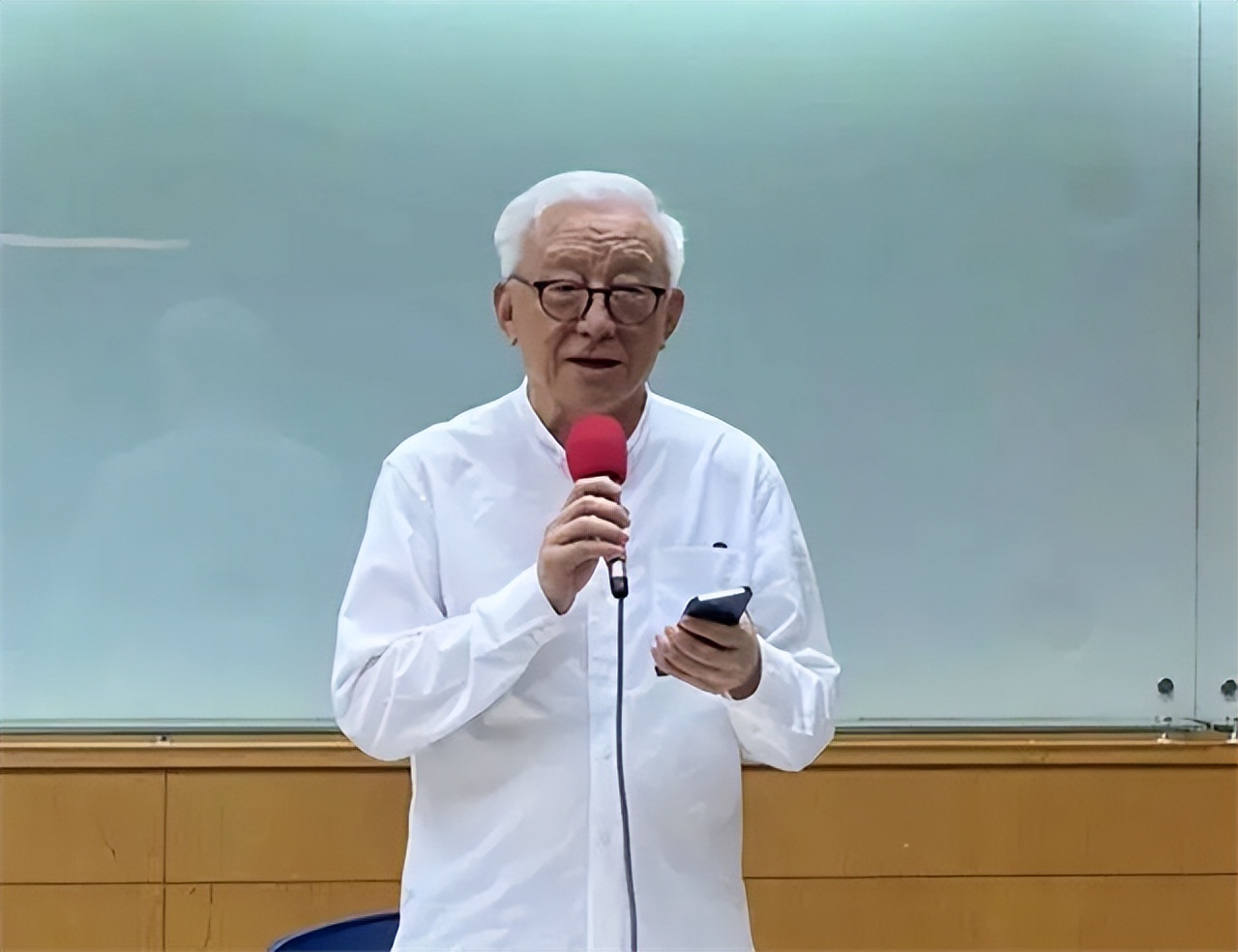 *独台**商人陈延昶：曾力挺蔡英文挑衅大陆舆论，宁愿少赚或者不赚