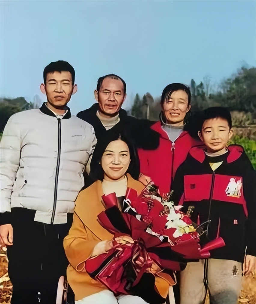 湖北女子瘫痪后嫁给朋友的儿子,女子受伤瘫痪后嫁给闺蜜的儿子