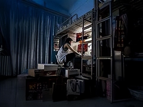 读二本大学每月生活费交多少,大学期间生活费一般给多少