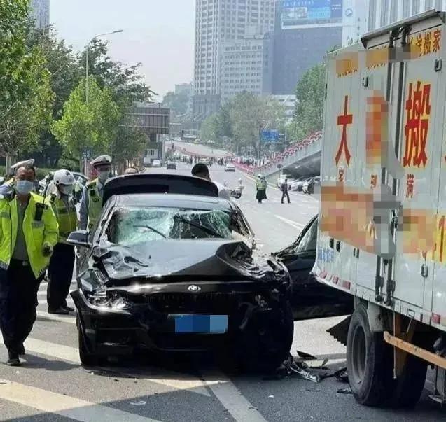 广州宝马撞人致5死13伤判决书原文,大快人心的交通事故处罚