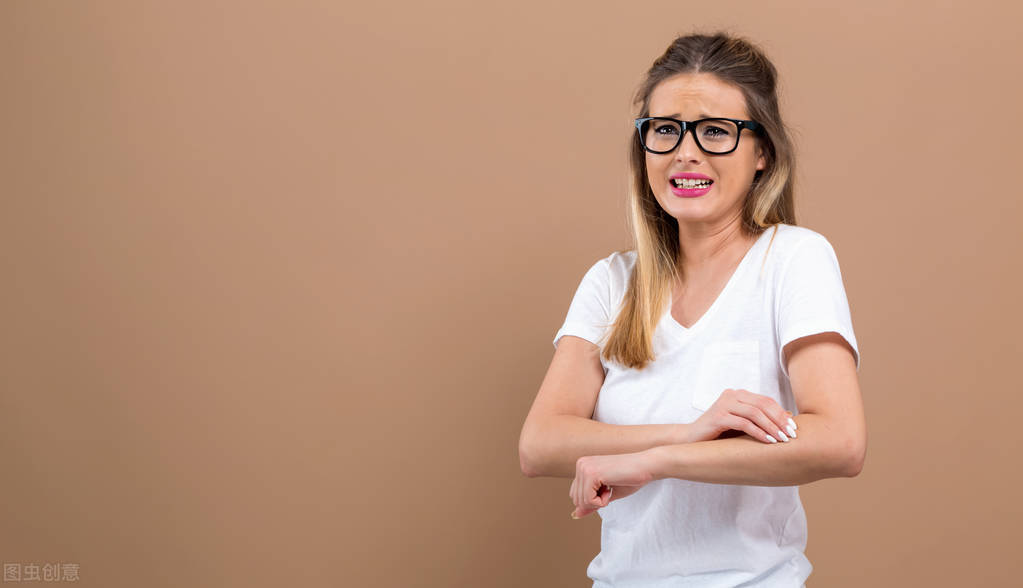 肛周瘙痒还有分泌物是怎么回事,肛周瘙痒和哪些疾病有关