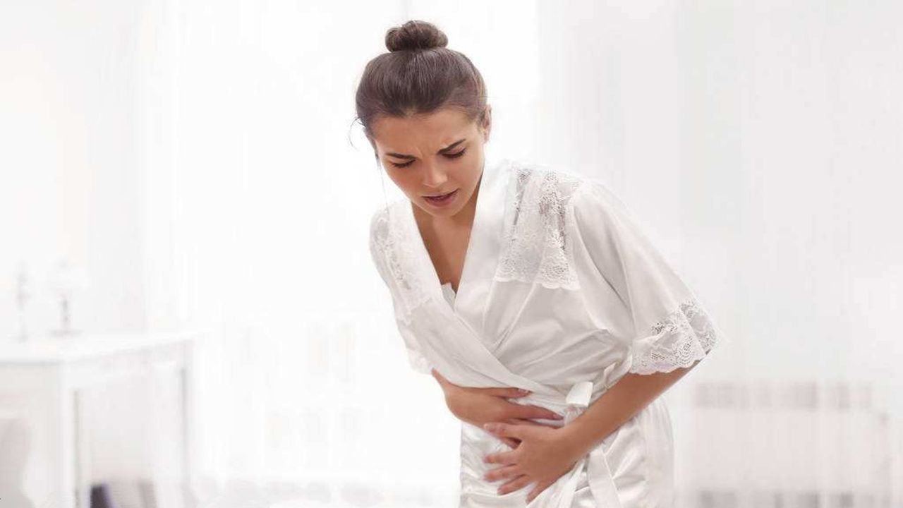 女人下身长痘痘是什么病怎么治,女性下部长了痘是什么原因