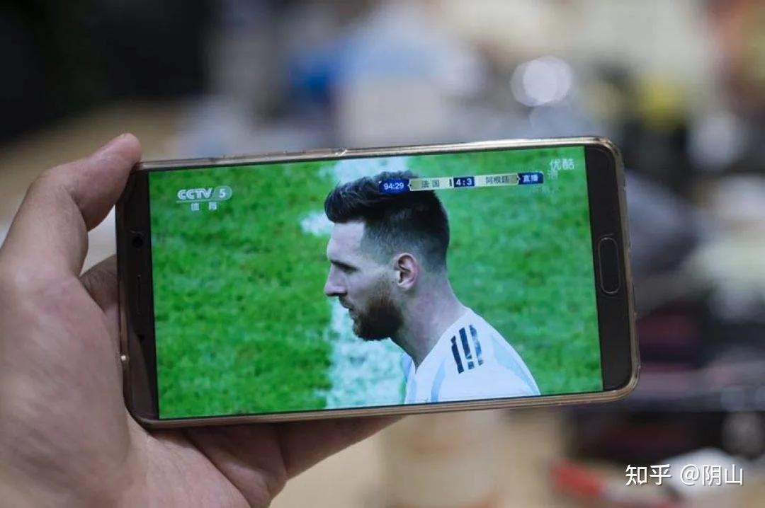 看球看现场和直播的区别,专业讲解及分析视频直播