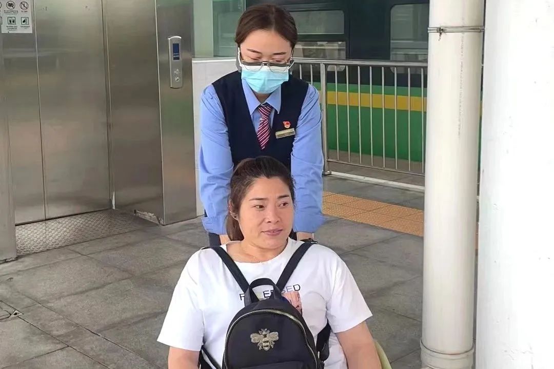 动起来为新的力量喝彩歌词,动起来给生活添点彩的图片