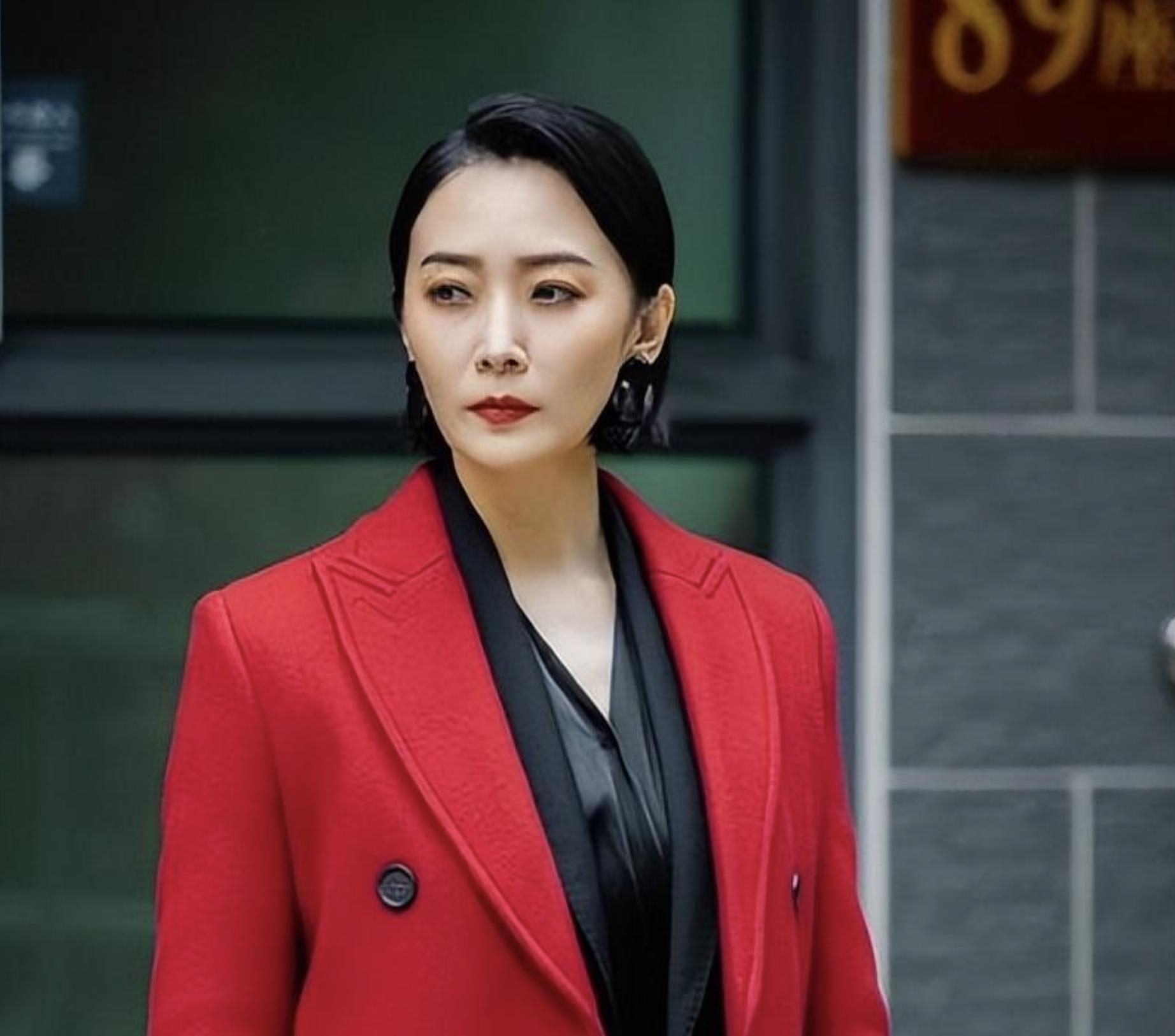 嫁给赌博的男人最后都怎么样了,嫁给家暴男和吃喝嫖赌的男人结果