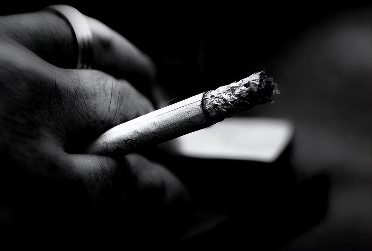 肺部积累痰液多久会产生病变,痰液粘稠带血是肺癌吗