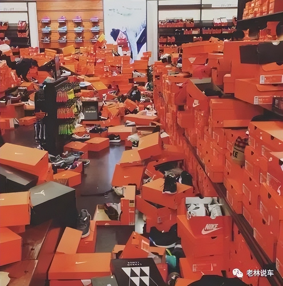 耐克跌落神坛,耐克最近大事件