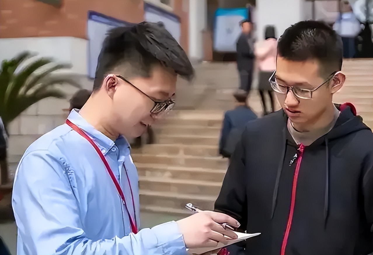 毕业生入职中国*草烟**,晒出工资条惹人羡慕,公积金太“秀”了