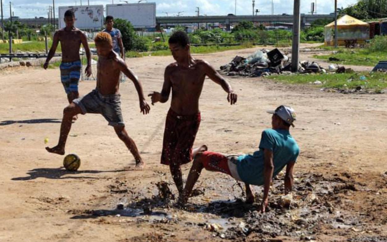 哥伦比亚球员打击乌龙球,2004哥伦比亚足球运动员身中7枪