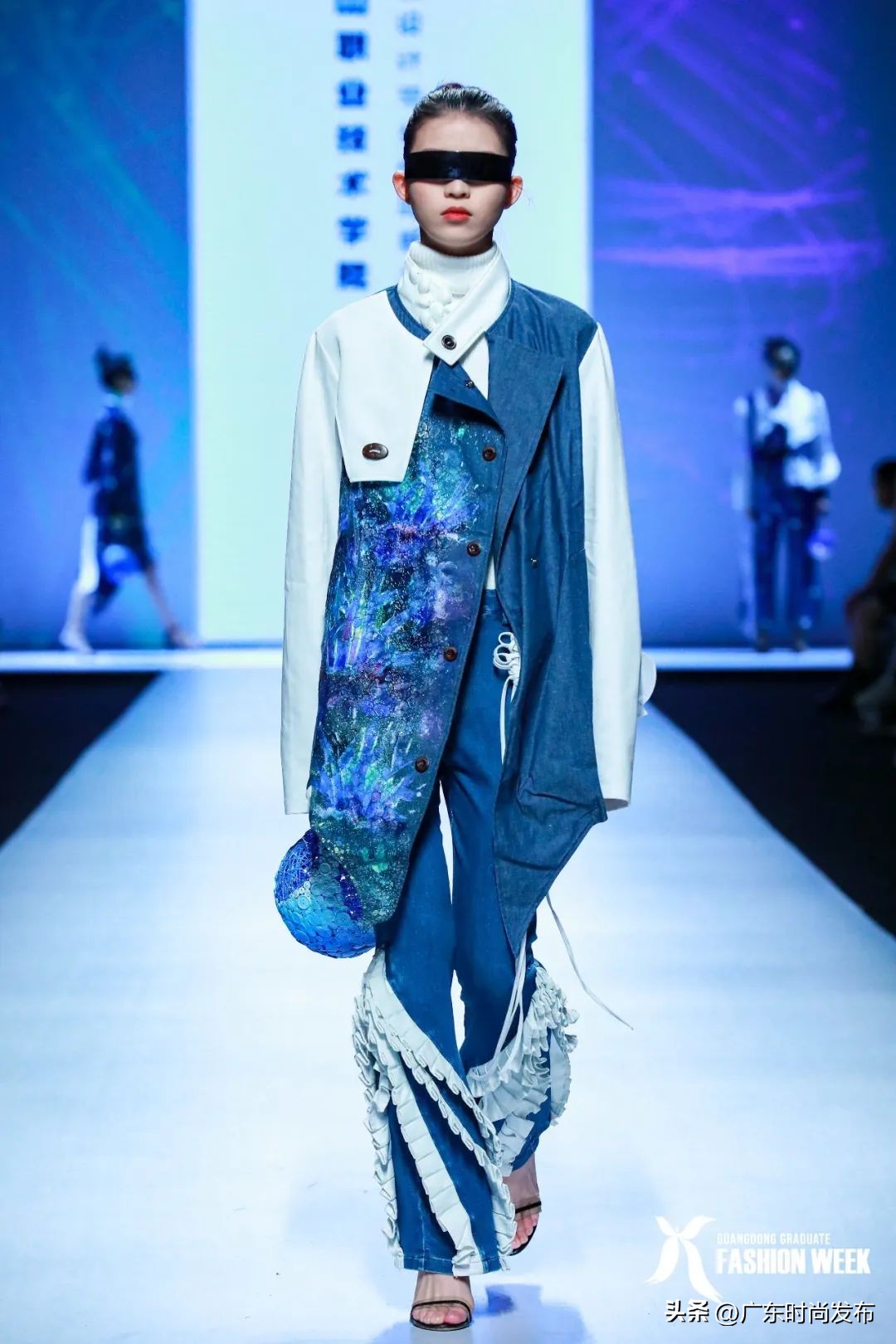 独特思维探寻时尚奇幻世界!中山职业技术学院服装设计毕业作品展演——2023中国(广东)大学生时装周