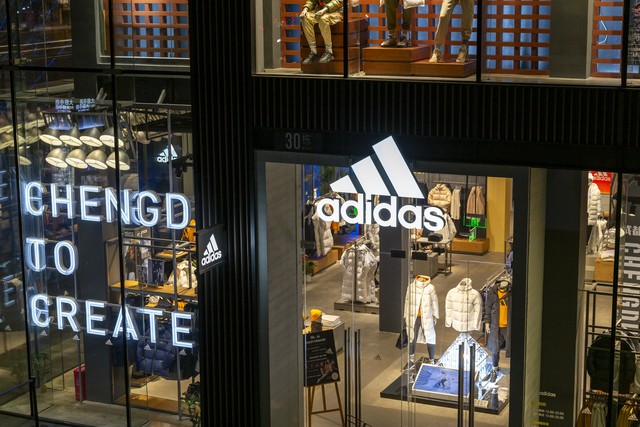 为什么啥都不懂的人喜欢穿名牌,爱穿打折名牌的人