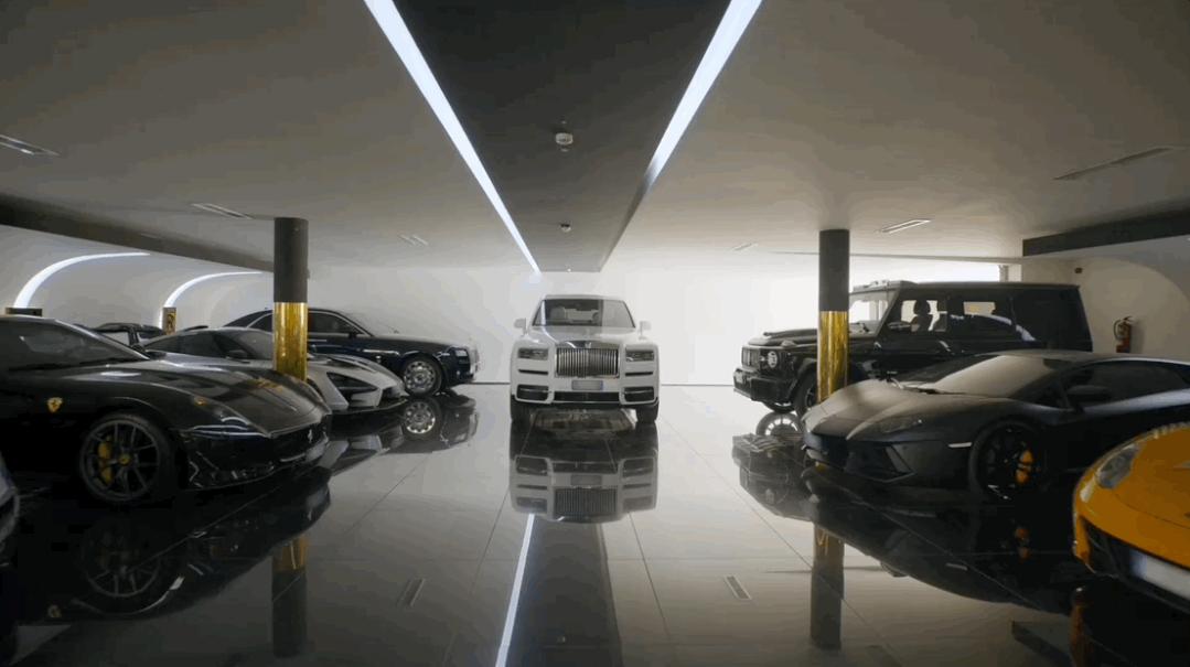 c罗女友乔治娜身价,c罗女友乔治娜晒与4个孩子合影