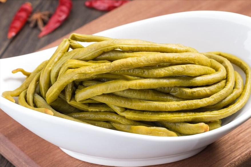 酸豆角的腌制方法盐怎么放,腌酸豆角直接放盐不放水