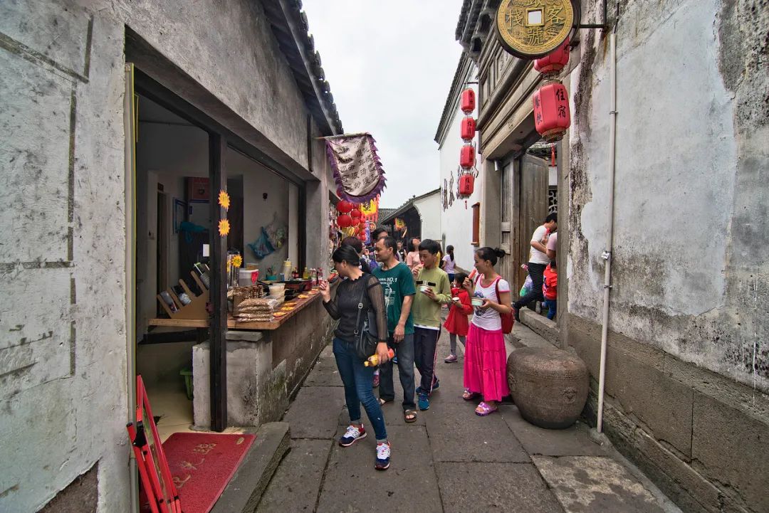 鸣鹤千年古镇图片,鸣鹤古镇的白墙黛瓦