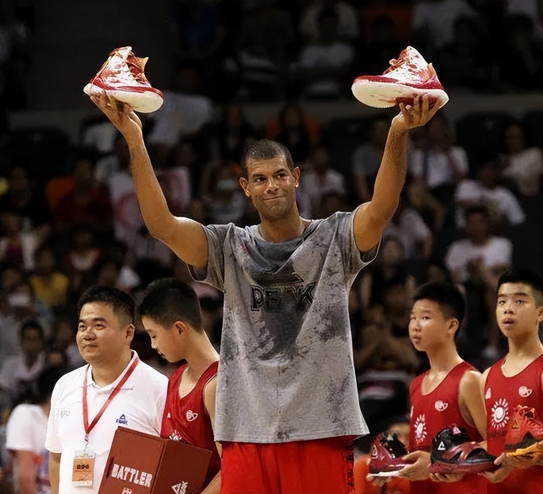 他才是匹克的良心代言人?一双签名鞋穿了六年!维金斯快学学吧