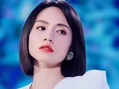 薛之谦刘惜君笑场完整版,刘惜君忘词薛之谦笑场聊表心意