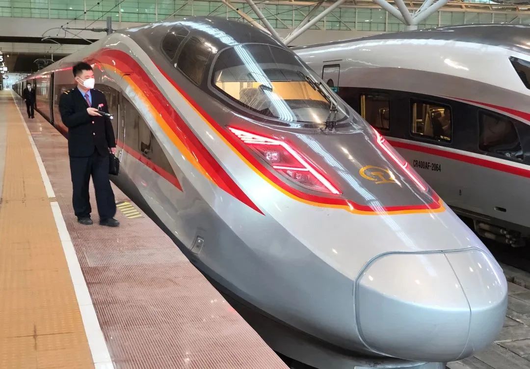 乘坐智能复兴号动车组感受,复兴号智能动车组和复兴号的区别