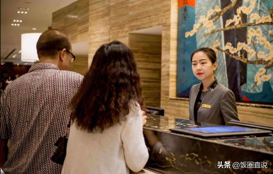 星级酒店的前台工资3000，为何却都是难得一见的美女？
