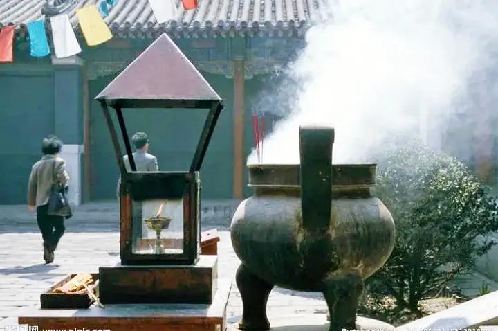 出家和尚是怎么回事,出家的和尚为什么还要学历