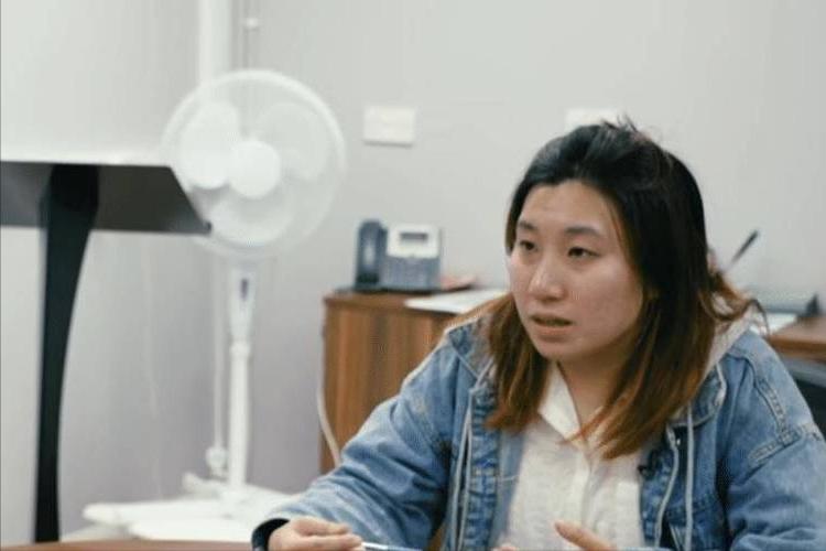 夫妻二人放弃月薪9000元,中国夫妇放弃7万收入移租英国