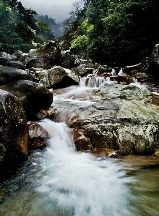 面对琐碎的生活依然热爱着生活,面对生活琐事要有最纯真的笑容