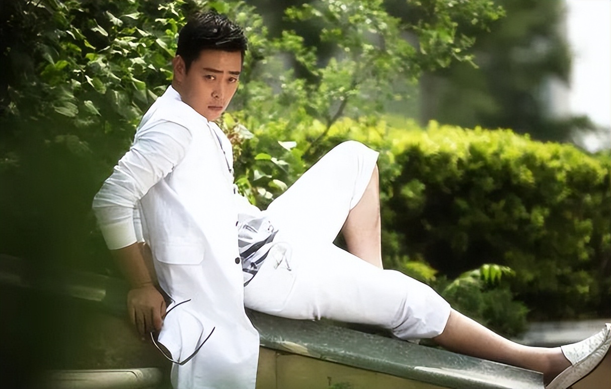 张桐华表奖,飞天奖视帝张桐的悲惨经历