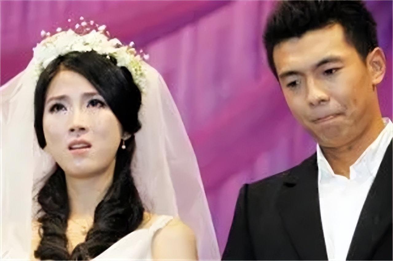 徐亮：中超任意球高手却被赵本山点名训斥，娶三任妻子如今成网红