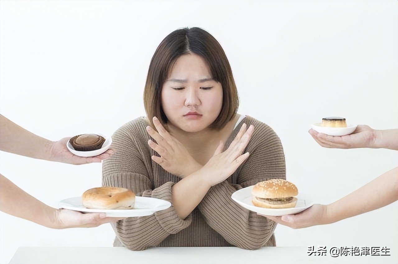 年轻妈妈妊娠纹严重的肚子照片,13岁女孩肚子爬满妊娠纹吓到妈妈