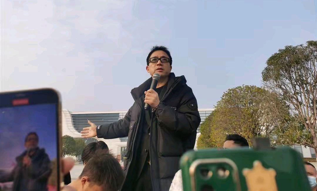 早安隆回这首歌说的什么,俗不可耐歌词