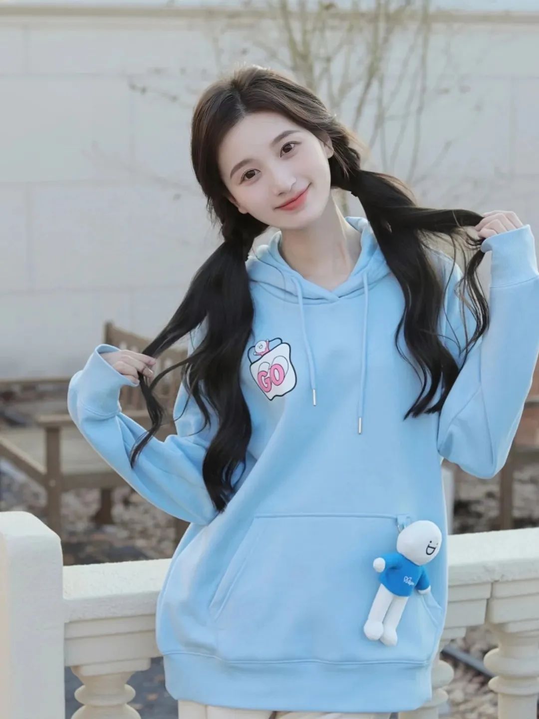 今年别再披头散发了三款减龄发型,秋冬季更适合有氛围感的发型