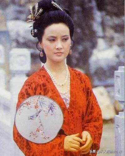 王熙凤扮演者邓婕,王熙凤扮演者邓婕年轻时候的视频