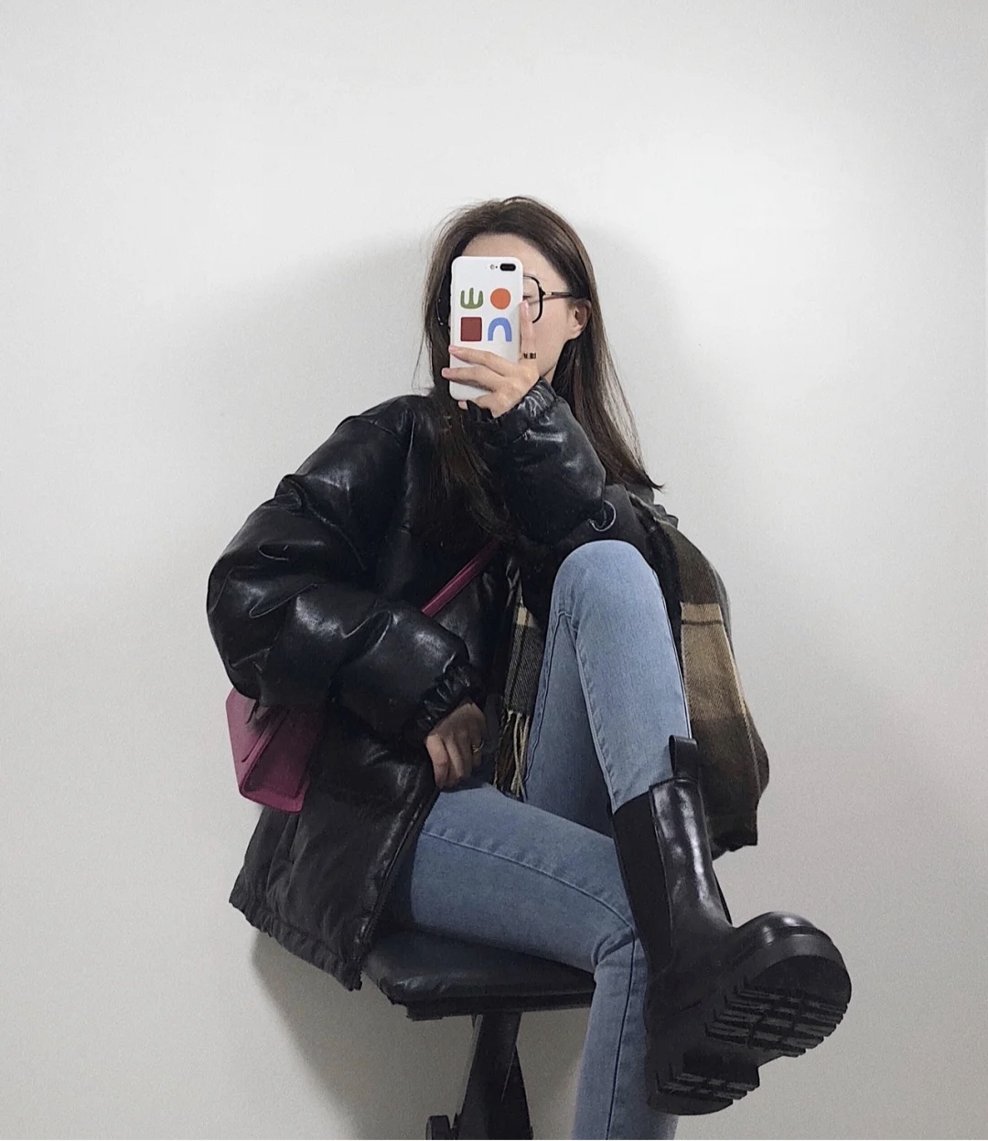 流行的靴子搭配什么衣服图片,中长靴子穿衣搭配图片2020秋冬