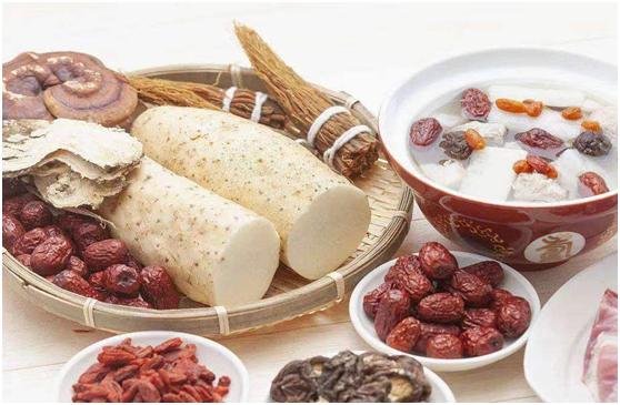 中老年人冬季滋补吃什么参好,中老年秋季养生常吃三种食物